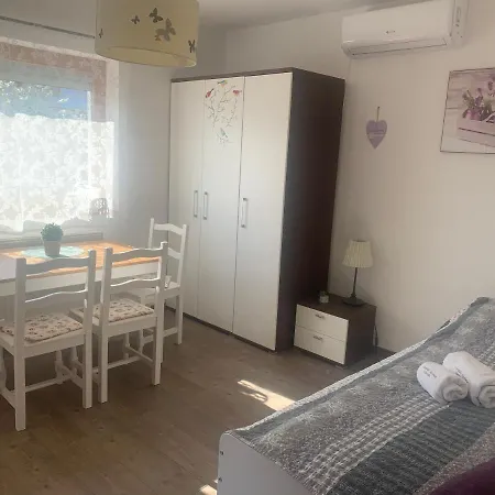 Apartamento Levendula Apartman *