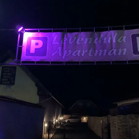 Levendula Apartman Apartamento *