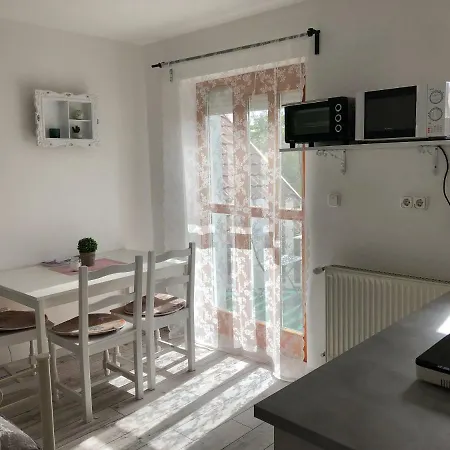 Levendula Apartman Apartamento Gyenesdiás