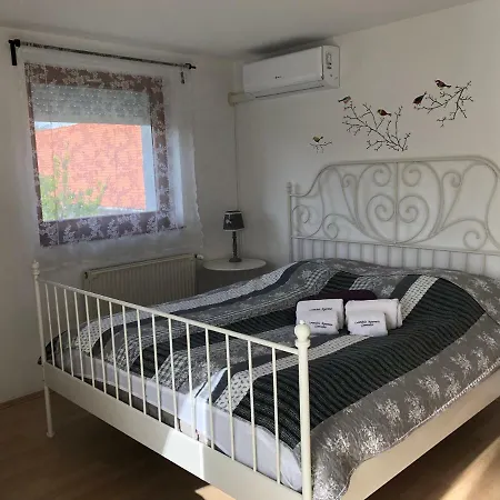 Levendula Apartman Apartamento *