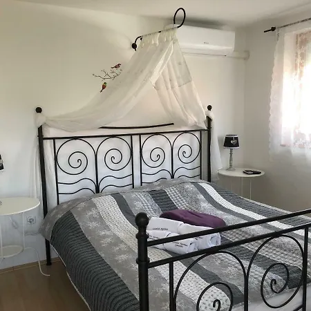 Levendula Apartman Apartamento *