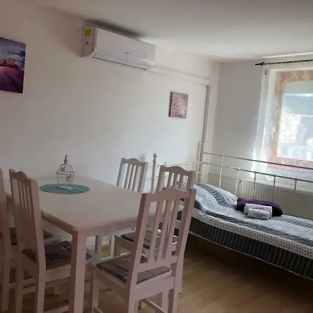 Levendula Apartman Apartamento