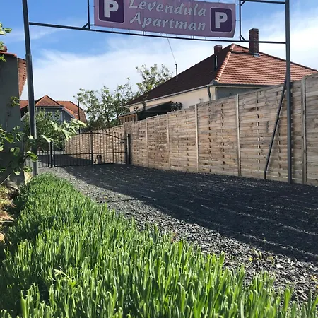 Levendula Apartman *