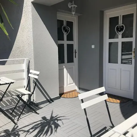 Levendula Apartman * Gyenesdiás